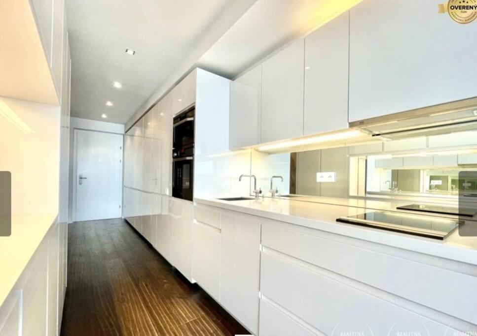 Eurovea Cozy Studio Apartment Bratislava Exterior foto